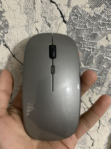 Компьютерные мышки: Очень удобная мышка Mackbook.Подключается через Bluetooth или без