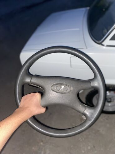 Çəngəllər: Lada avtomobilləri üçün uyğun sükan. Bu sükan rahat tutuş təmin edir