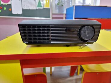 projektor isiq: Projector LG-BS275 Hec Bir Problemi Yoxdur Islekdir Tecili Pul Lazim