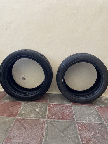 Disk təkərlər: 235/45R18 ölçülü, Camry tekeri ela vezyetde qıymetde razılaşmaq olacaq