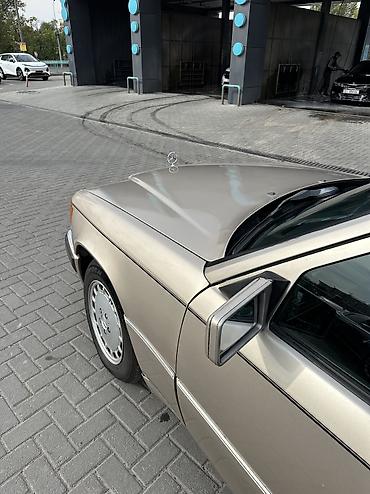 Продажа авто: Mercedes-Benz W124: 1990 г., 2 л, Механика, Бензин, Универсал — 8