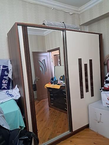Mebel: İşlənmiş, 2 qapılı, Siyirməli, Bej, Kupe, Düz dolab — 1