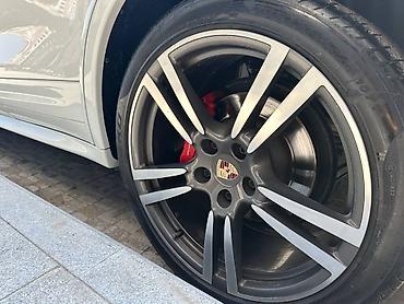Porsche: Ağ rəngdə olan Porsche Cayenne avtomobili. Qabaq tərəfində duman -da lalafo.az — 8 Porsche: Ağ rəngdə olan Porsche Cayenne avtomobili. Qabaq tərəfində duman — 8