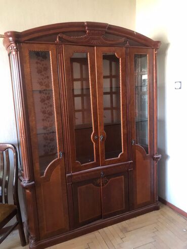 книжный шкаф: İşlənmiş, Açılan, Düz dolab, Qorka