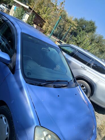 Другие автомобили: Синий компактный хэтчбек (3/5 дверей) с зимней резиной Nokian Nordman at lalafo.kg — 1 Другие автомобили: Синий компактный хэтчбек (3/5 дверей) с зимней резиной Nokian Nordman — 1