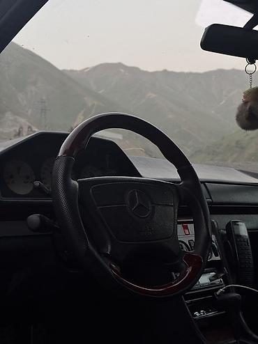 Mercedes-Benz: Mercedes-Benz W124: 1993 г., 3.2 л, Автомат, Бензин, Седан — 8