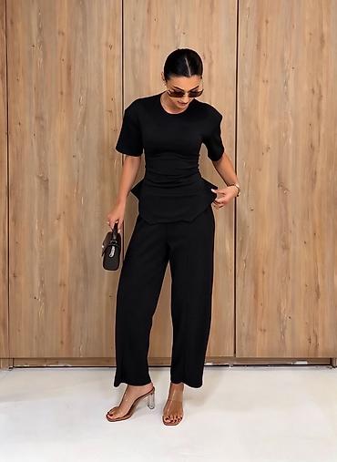 Kompleti: ✅Dvonodelni ženski komplet – top i pantalone
✅3200 — 3