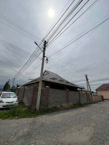 продаю связи с переездом: Дом, 110 м², 4 комнаты