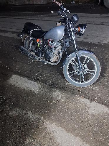 teker kompressoru: Kruizer tipli yol motosikleti - Korpus: tək amortizatorlu arxa hissə — 2