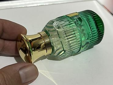 Красота и здоровье: Salvator Ferragamo kişi ətiri – şüşə flakon, yaşıl rəngli maye, qızılı — 10