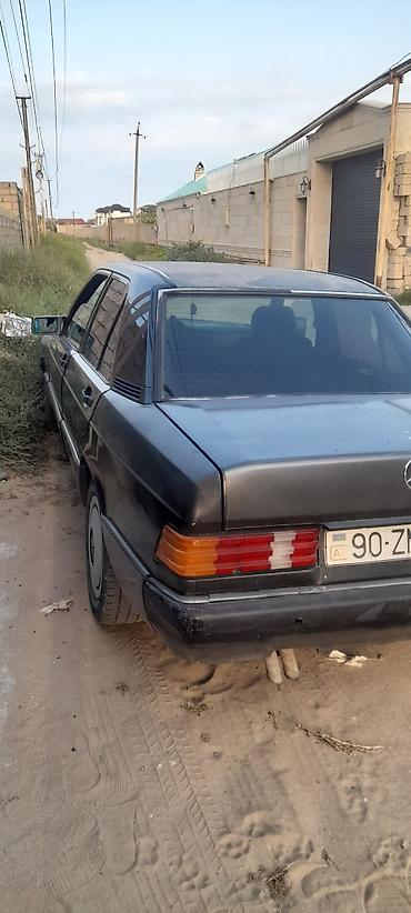 Mercedes-Benz: Mercedes-Benz 190 (W201): 1.8 л | 1991 г. Седан — 4