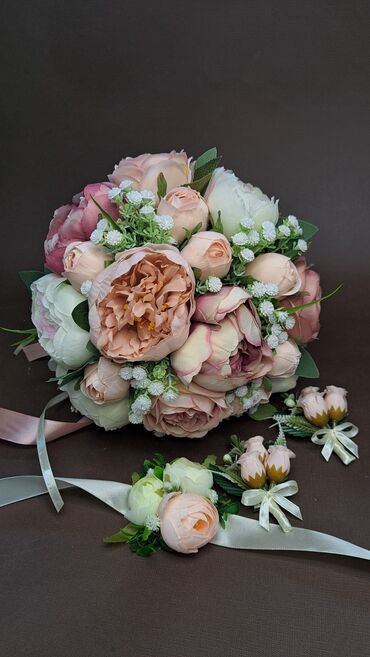 сладкие букеты: Шикарный свадебный букет, из искусственных цветов. В одном экземпляре
