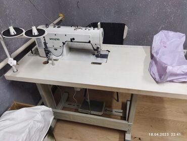 стиральных машин полуавтомат: Швейная машина Chica, Полуавтомат