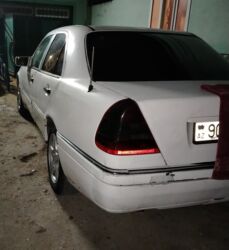 Mercedes-Benz: Mercedes-Benz 220: 2.2 l | 1995 il Sedan — 7