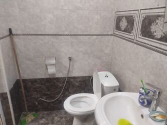 Uzunmüddətli kirayə mənzillər: Tecili Ramani Savxoz da Yola yaxin 3 otaqli temirli Adelni heyet evi — 24