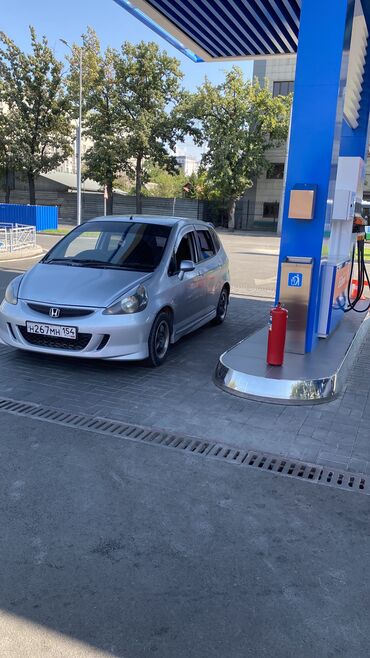 авто с последующим выкупом фит: Honda Fit: 2003 г., 1.5 л, Вариатор, Бензин, Хэтчбэк