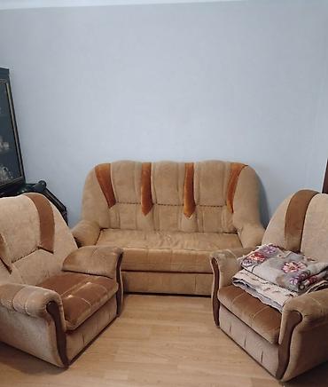 Klassik yumşaq mebel dəsti - Tərkibi: 1 ədəd 3 nəfərlik divan + 2