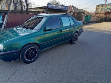 Volkswagen: Volkswagen Vento: 1996 г., 1.8 л, Механика, Газ, Седан