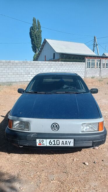 уна: Volkswagen Passat: 1988 г., 1.8 л, Механика, Бензин, Седан