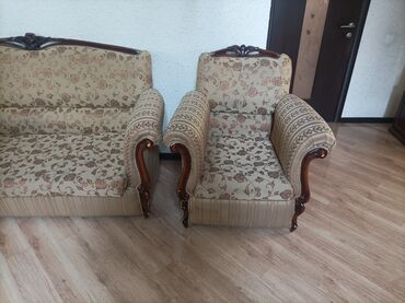 Гарнитуры для зала: Гарнитур для зала, Б/у, Кресло, Диван, Дерево, Самовывоз at lalafo.kg — 2 Гарнитуры для зала: Гарнитур для зала, Б/у, Кресло, Диван, Дерево, Самовывоз — 2