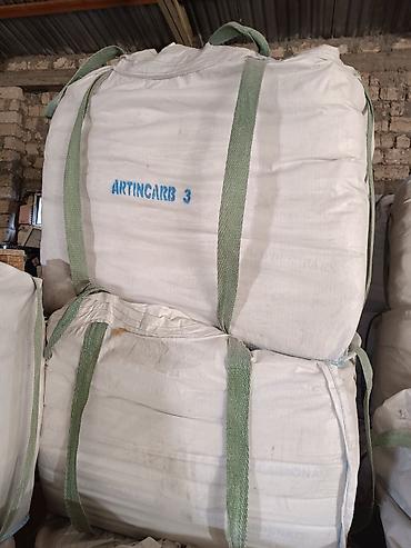 şaxta baba torbası: Big Bag 1.5 tonluq.Səkildə göründüyü kimi remen altınnan tam.Sadə — 2