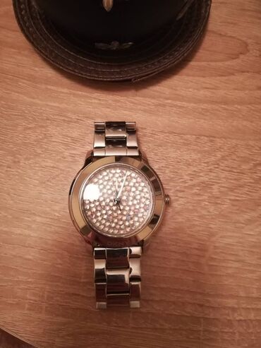 Watches: DKNY sat sa swarovski kristalima, original