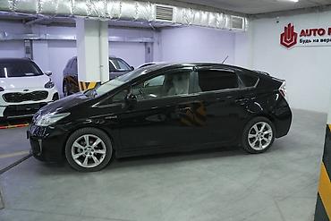 range rover 2013: Toyota Prius: 2013 г., 1.8 л, Гибрид, Лифтбек — 5