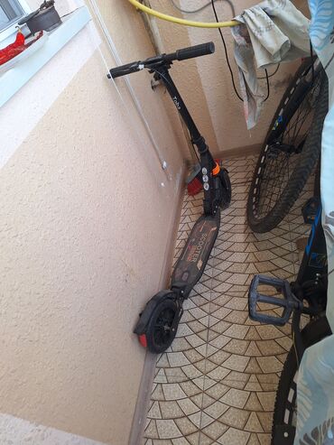 Monotəkərlər: Elektrik skuter – SCOOTER URBAN - Qatlanan konstruksiya: asan daşınma