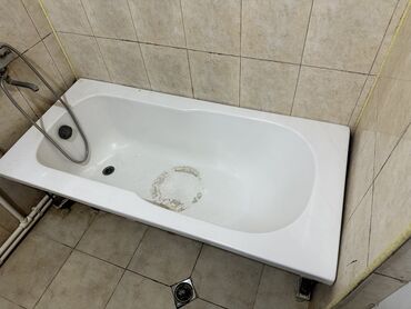 hamam ucun ayaq alti: Hamam vannası normal vəzyəttədir