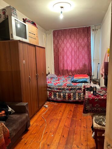əmircanda kirajə evlər: Yegane şadlıq sarayinin yaninda 3 otaqli evin 1 otaqi kiraye verilir