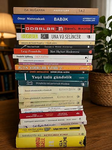 Книги и журналы: Müxtəlif janrlarda böyük kitab toplusu Təsvir: – Azərbaycan, türk — 4