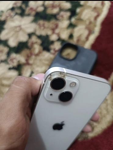 Мобильные телефоны: (АКБ заменен) IPhone 13, белый цвет. Компактный 6.1" OLED‑дисплей — 6