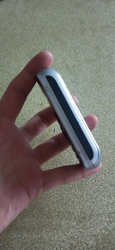 battery case: Продаю кнопочный телефон Моторола нормальном состоянии, зарядку — 3