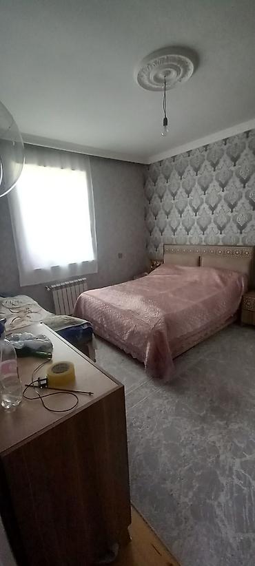 Uzunmüddətli kirayə mənzillər: Satılır: - Plan: geniş zal, ayrıca mətbəx, iri sanitar qovşaq (duş — 7