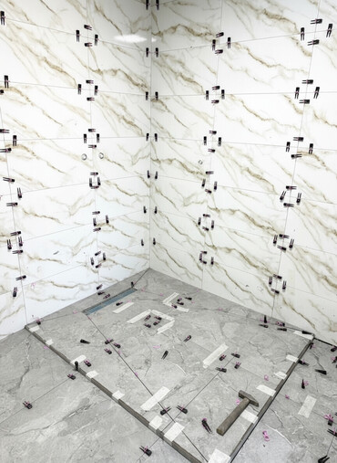 Укладка плитки: Профессиональная укладка керамической плитки и устройство душевой зоны — 1