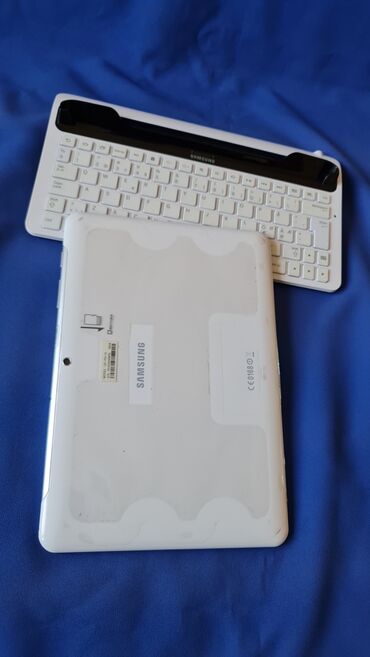 Tableti: Samsung Galaxy Tab A – 8.0 inča, beli + futrola sa tastaturomI jos — 50