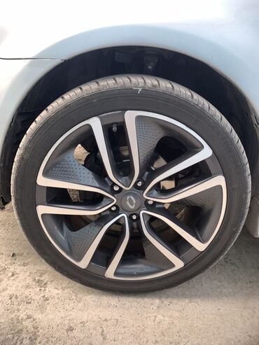 колесо на фит: Дөңгөлөктөр монтажда 245 / 40 / R 19, Жай, Колдонулган, Комплект, Жеңил унаалар, Куйма, тешиктери - 5