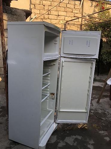 Mətbəx texnikası: İşlənmiş 2 qapılı Indesit Soyuducu Satılır, rəng - Ağ — 3