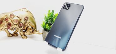 галакси а33: Samsung Galaxy A22 5G, Б/у, 64 ГБ, цвет - Черный, 2 SIM