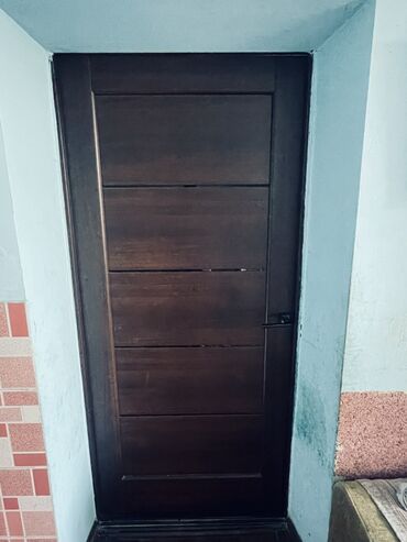 белорусские двери: Входная дверь, Дуб, Правосторонний механизм, цвет - Черный, Б/у, 200 * 90, Самовывоз, Платная доставка