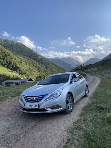 купить машину недорого: Hyundai Sonata: 2013 г., 2 л, Автомат, Газ, Седан