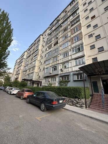 срочно продается квартира: 1 комната, 40 м², 106 серия, 3 этаж