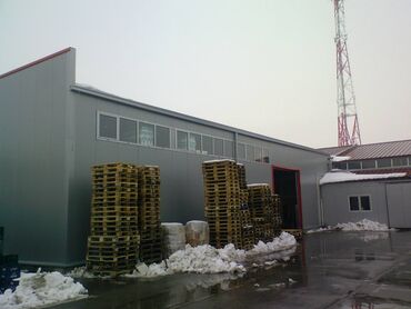 Poslovni prostor: 300 kv. m