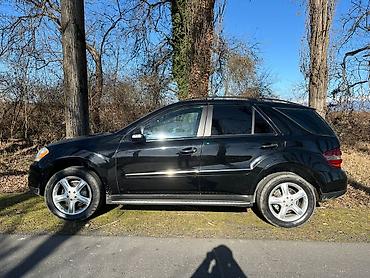 Mercedes-Benz: Mercedes-Benz M-Class (W164) krossover/SUV - Kuzov: qara rəng, 5 — 4