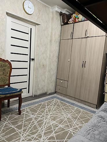 Продажа квартир: Продается квартира барачного типа. Две комнаты — 16