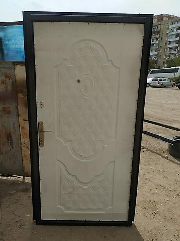 Giriş qapıları: Seyf qapılar Münasib qapılar Dəmir qapı Ev qapıları Çöl qapısı — 3