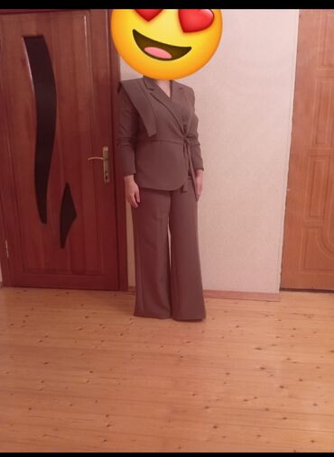 длинные женские кофты: Qadın kostyumu – şokolad-qəhvəyi rəngdə iki hissəli dəst - Üst