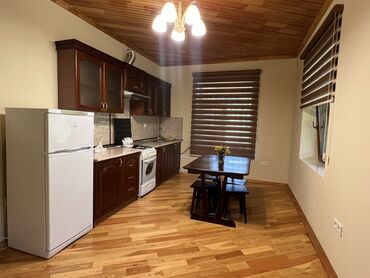 Günlük kirayə evlər: 250 kv. m, 5 otaqlı, Qaz, İşıq, Su — 14