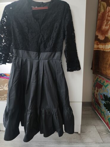 черное платье размер 38: Вечернее платье, С рукавами, M (EU 38)