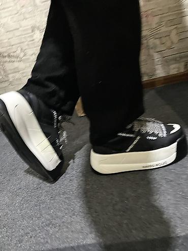 Кроссовки и спортивная обувь: Продаю стильные кроссовки бренд NAFEO WDLKE 🐺 Состояние: почти новые — 1